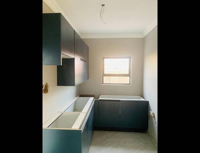 5 BEDROOM HOUSE FOR SALE IN SAVANNAH COUNTRY ESTATE